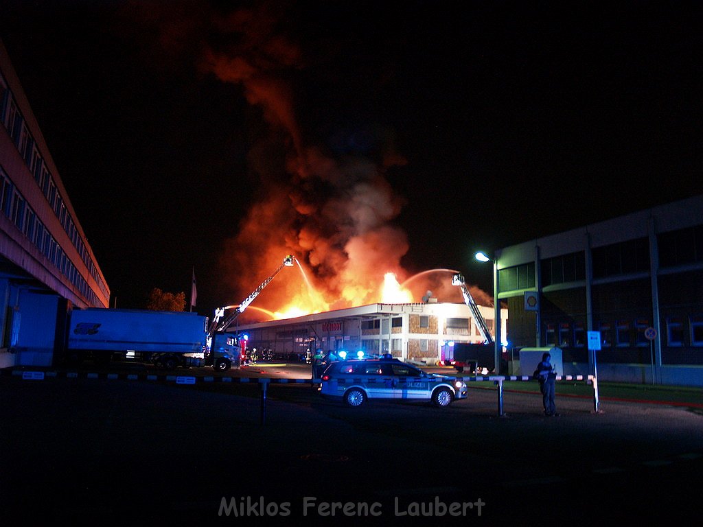 Grossbrand Halle auf dem Grossmarkt Koeln P460.JPG